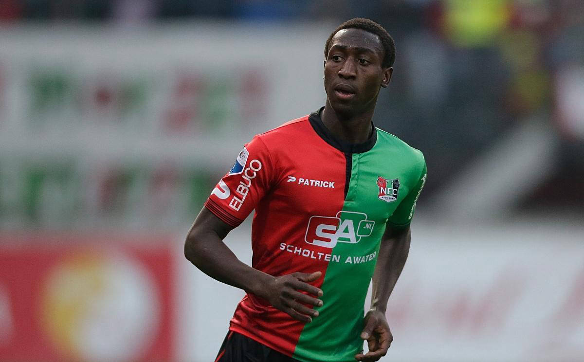 更凭借其责 更凭借其责